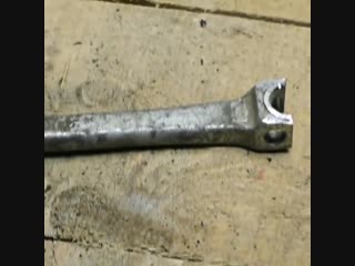 a universal pipe wrench made from a connecting rod from a bicycle and a chain, how do you like it?